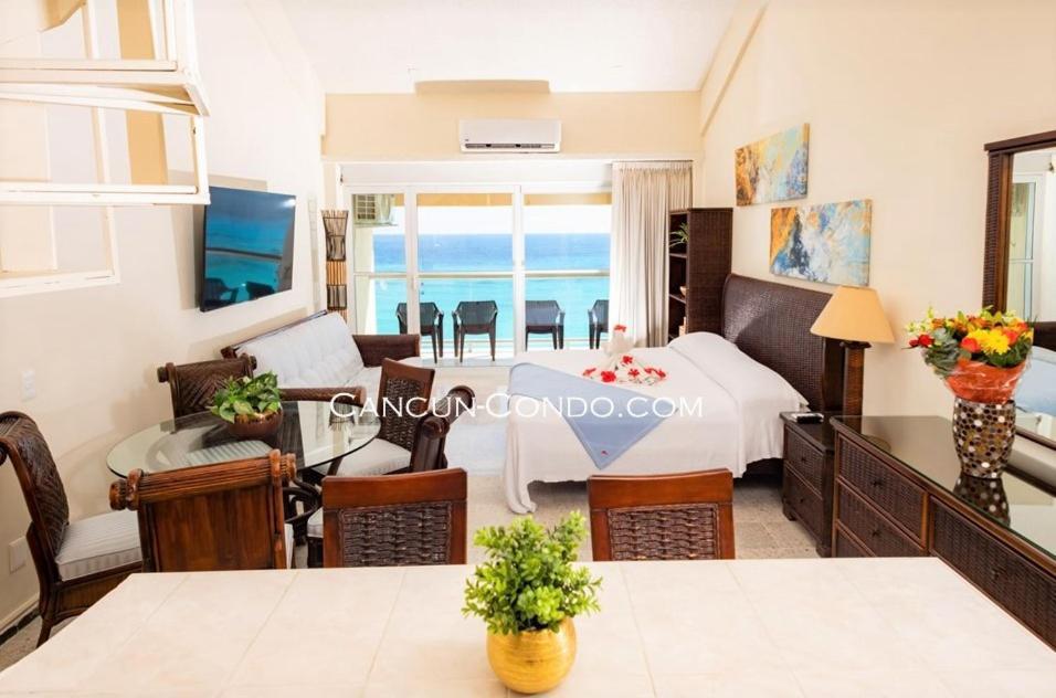 2 Story Oceanfront Penthouses On Cancun Beach! ภายนอก รูปภาพ
