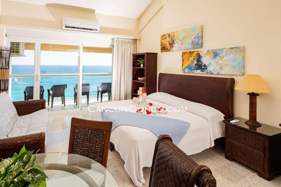 2 Story Oceanfront Penthouses On Cancun Beach! ภายนอก รูปภาพ