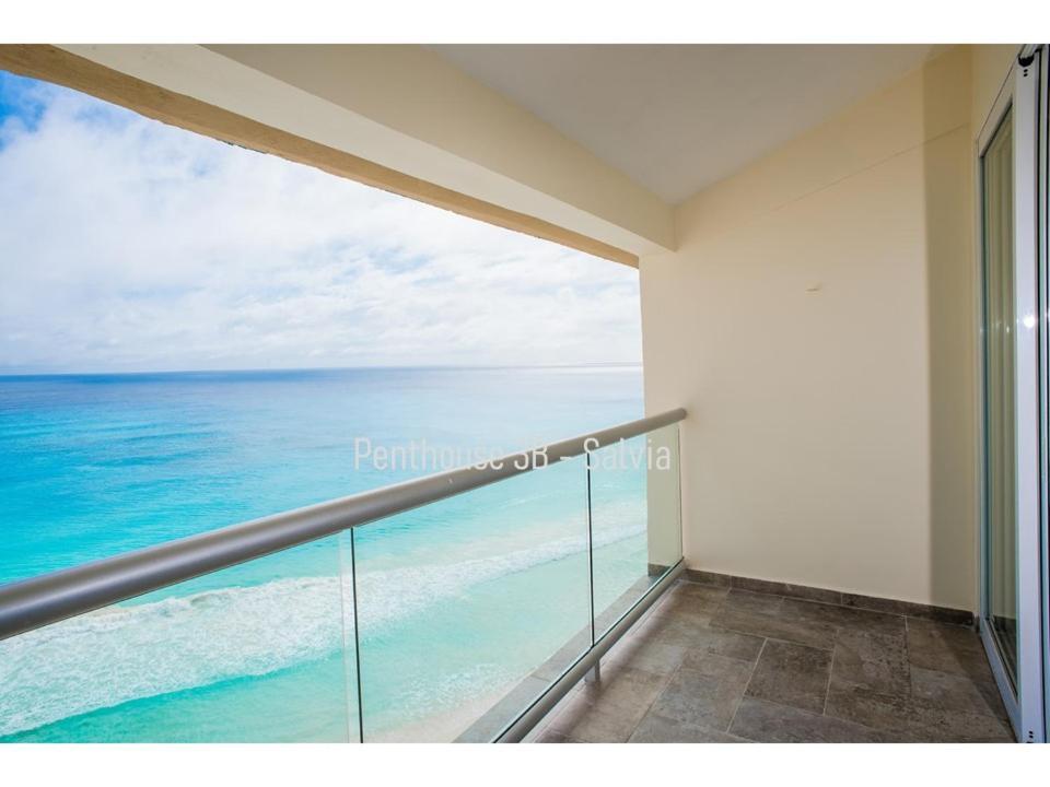 2 Story Oceanfront Penthouses On Cancun Beach! ภายนอก รูปภาพ